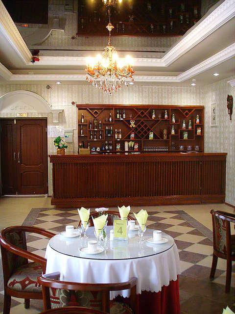 снимок помещения для мероприятия Кафе Золотой феникс на 4 зала мест Краснодара